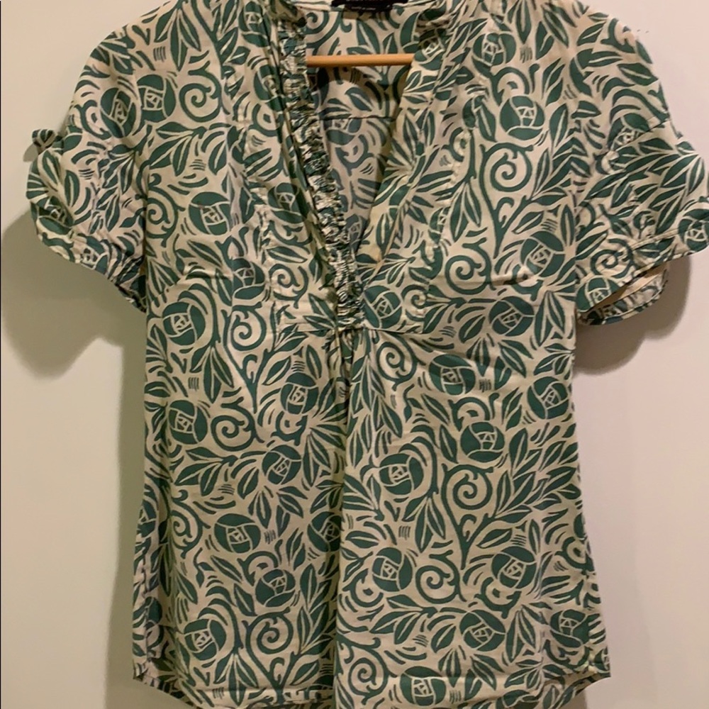 Green and beige blouse with ties sleeves